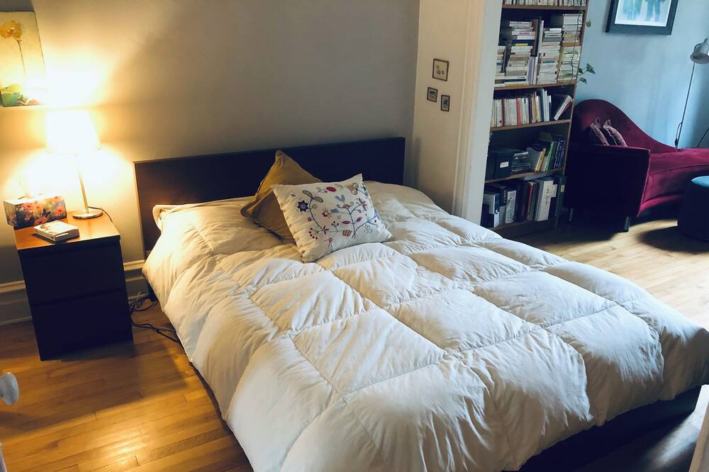 Photo of Bedroom in De Lorimier