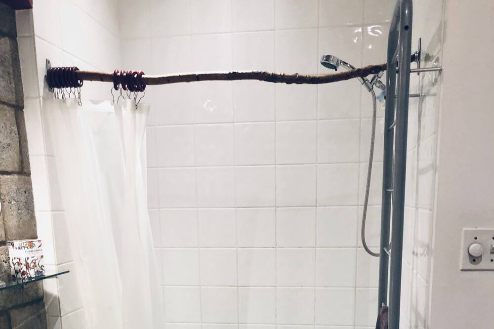 Photo of Bathroom in De Lorimier