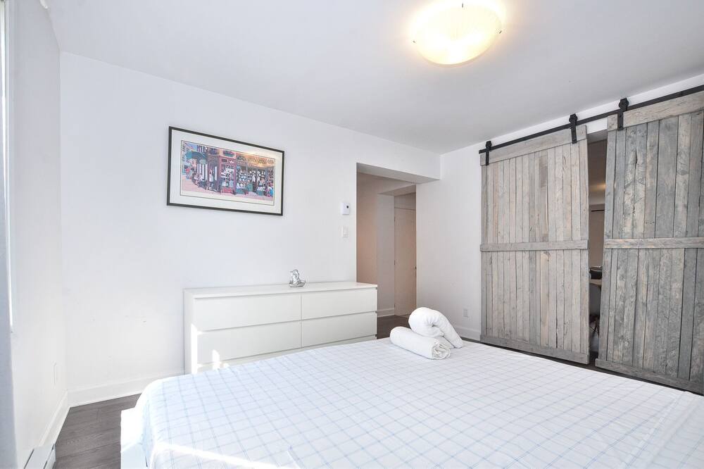 Photo of Bedroom in De Lorimier
