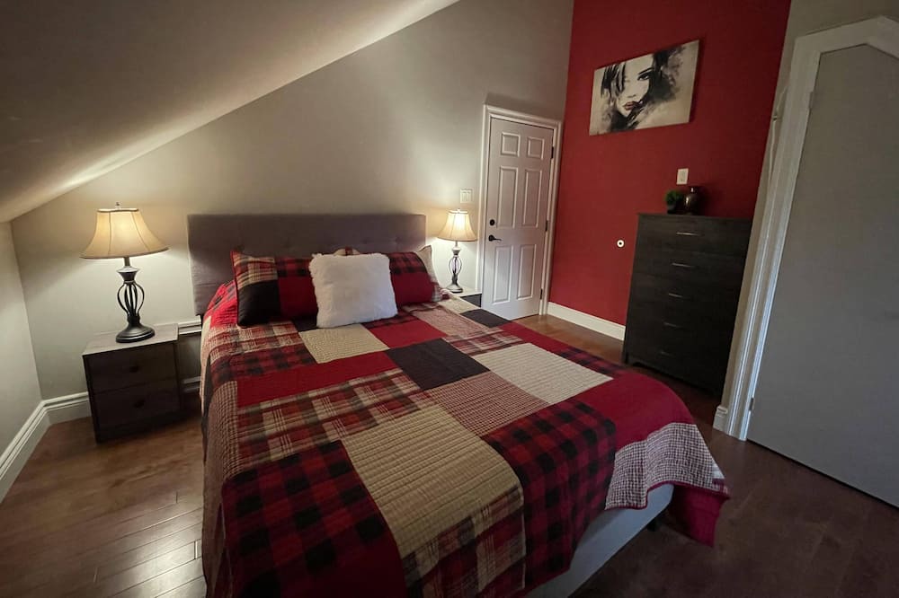 Photo of Bedroom in Mille-Isles