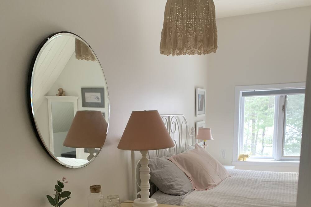 Photo of Bedroom in Saint-Sauveur