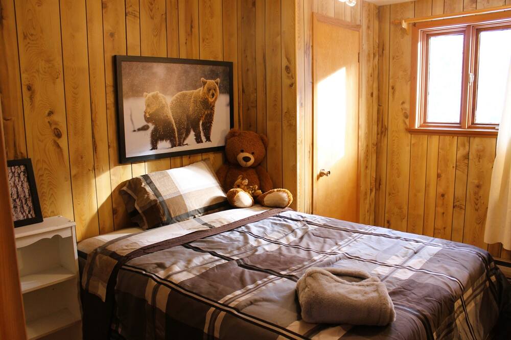 Photo of Bedroom in La Malbaie