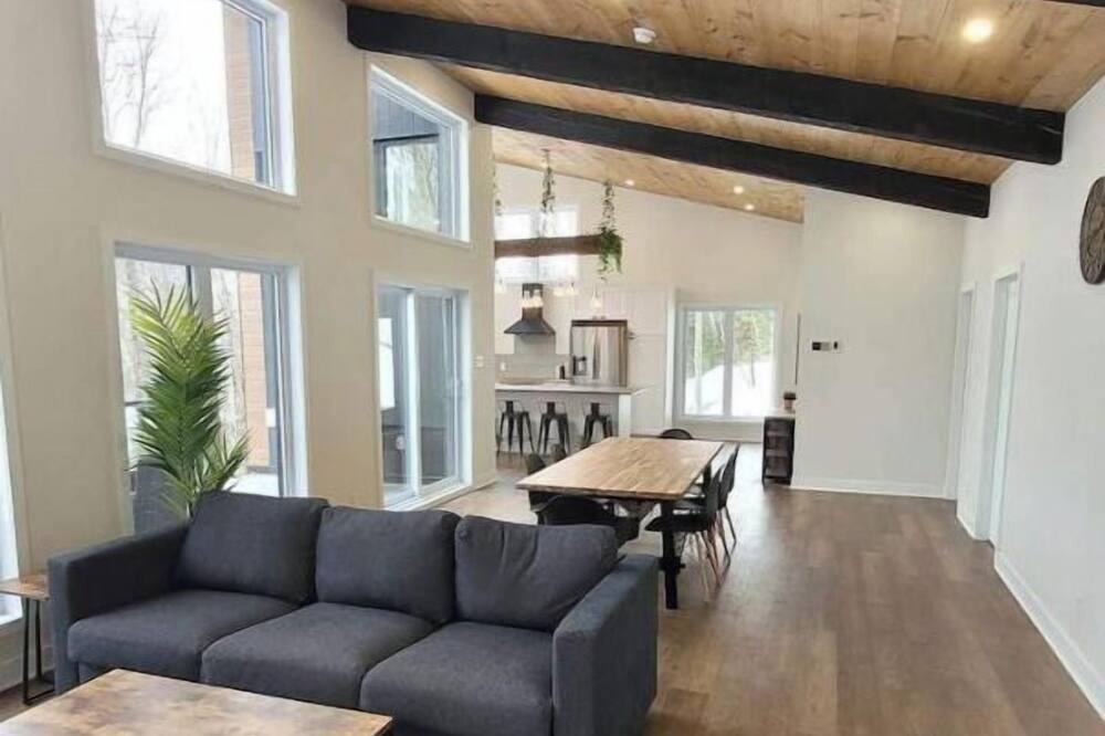 Photo of Livingroom in Sainte-Adele