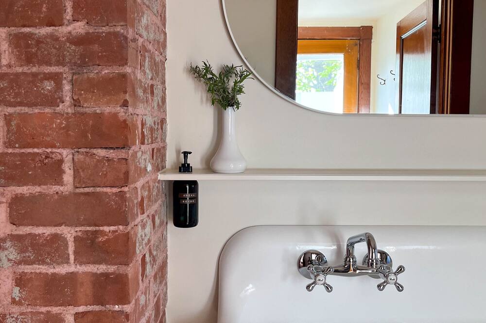 Photo of Bathroom in Lac-Megantic