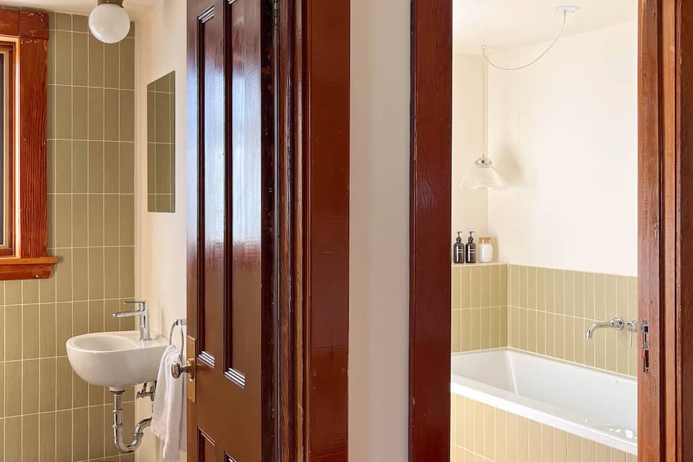 Photo of Bathroom in Lac-Megantic