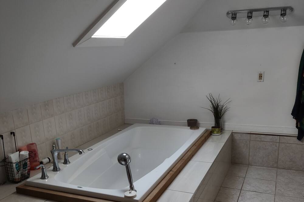 Photo of Bathroom in Saint-Emile