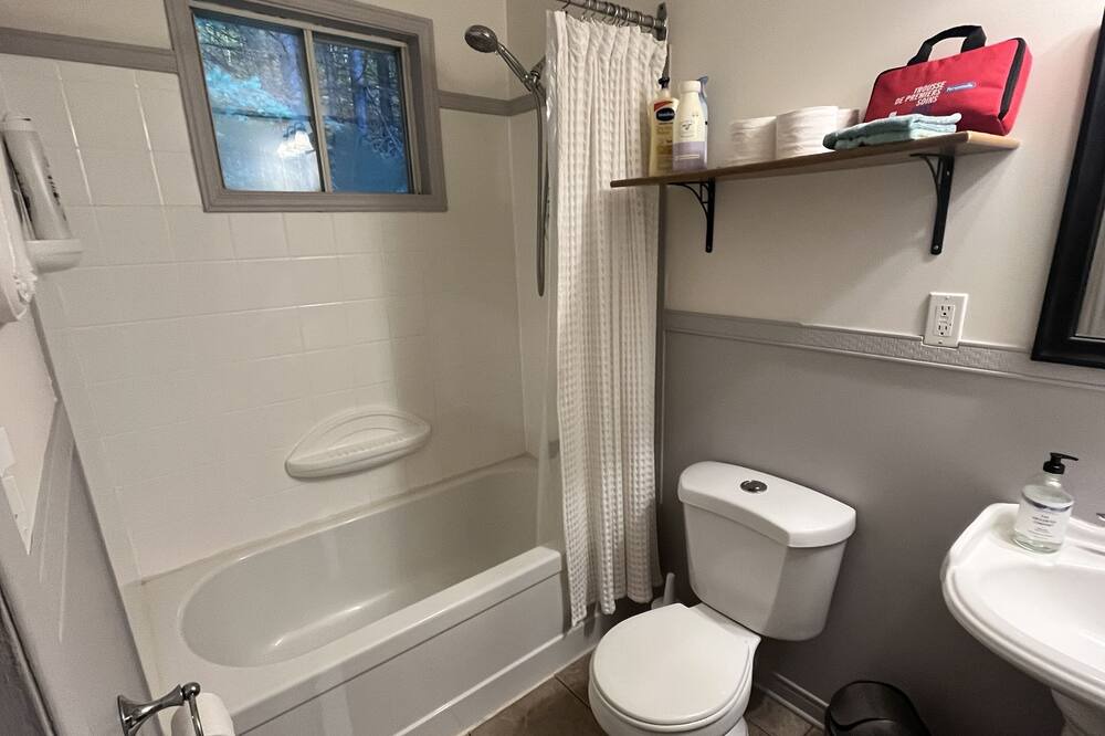 Photo of Bathroom in Val-des-Lacs