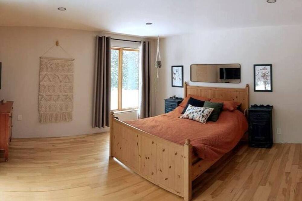 Photo of Bedroom in Saint-Gabriel-de-Valcartier