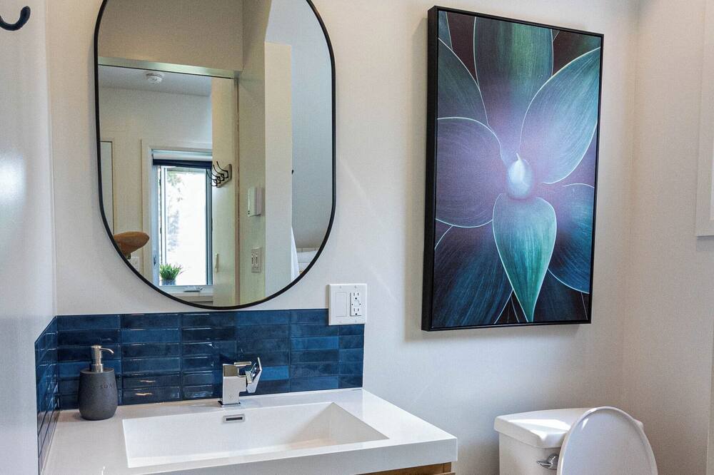Photo of Bathroom in St-Augustin-de-Woburn