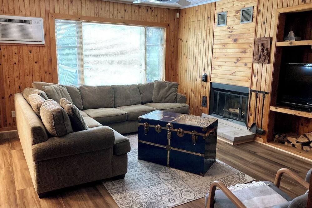Photo of Livingroom in Sainte-Agathe-des-Monts