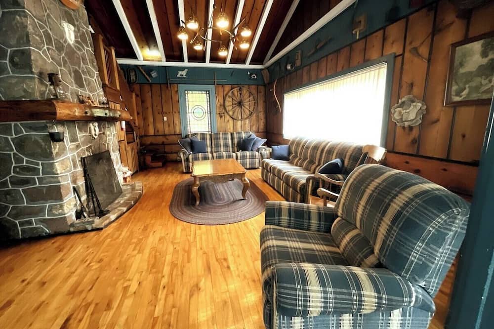 Photo of Livingroom in Sainte-Agathe-des-Monts