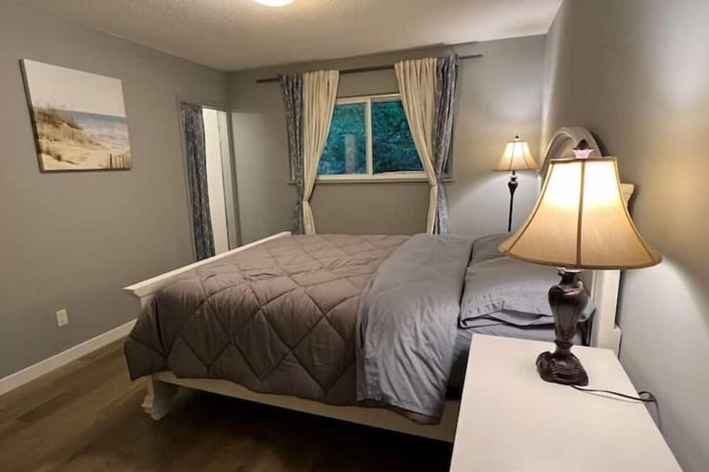 Photo of Bedroom in Maple Ridge