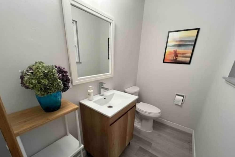 Photo of Bathroom in Maple Ridge