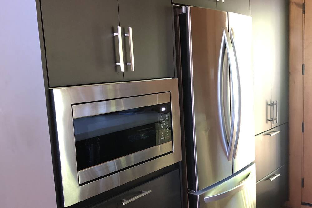 Photo of Kitchen in Val-des-Lacs