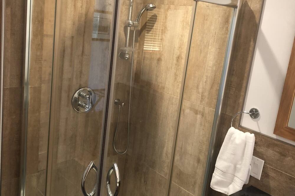 Photo of Bathroom in Val-des-Lacs