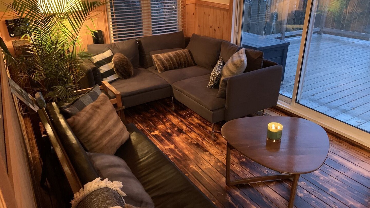 Photo of Livingroom in Chertsey