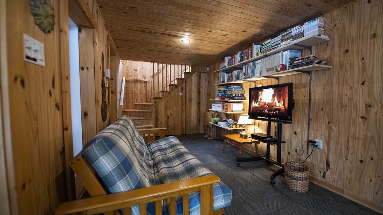 Photo of Livingroom in Chertsey