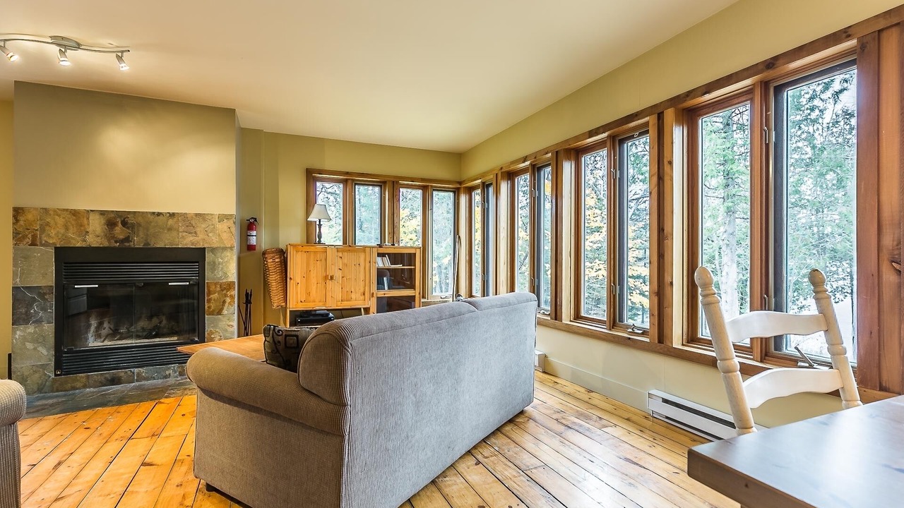 Photo of Livingroom in Chertsey