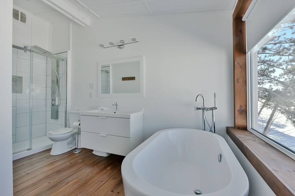 Photo of Bathroom in Lac-Brome