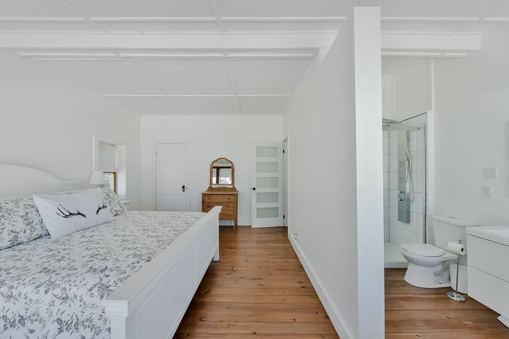 Photo of Bedroom in Lac-Brome