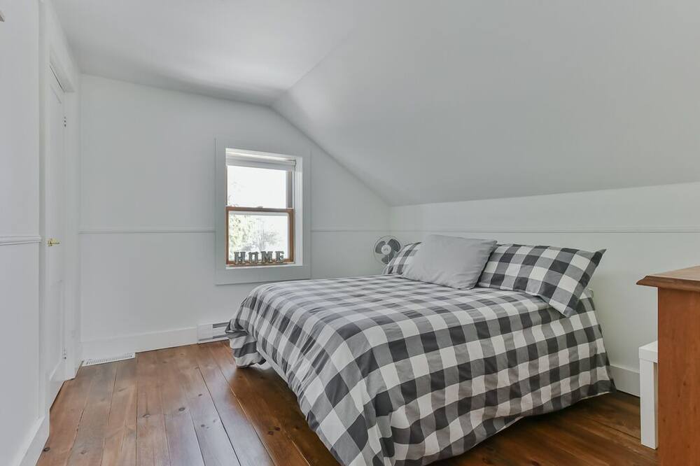 Photo of Bedroom in Lac-Brome