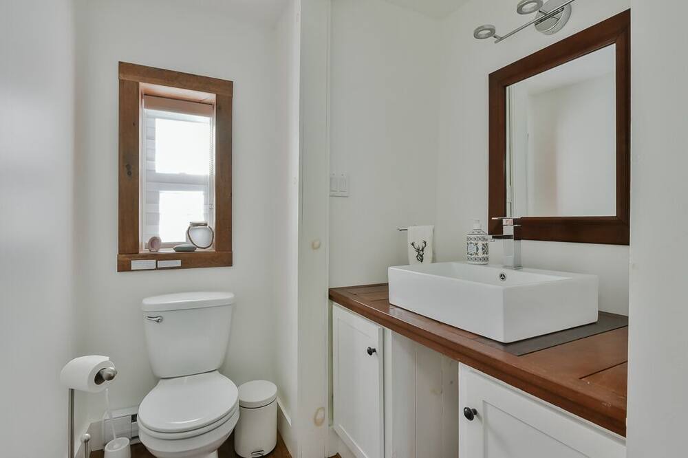 Photo of Bathroom in Lac-Brome
