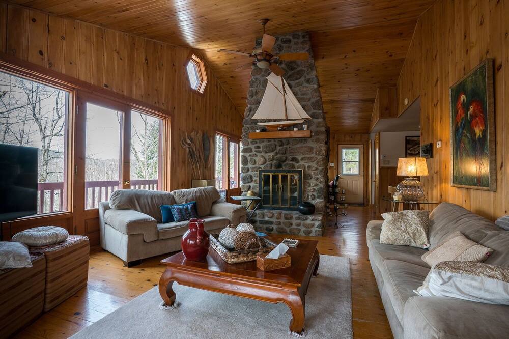 Photo of Livingroom in Saint-Sauveur