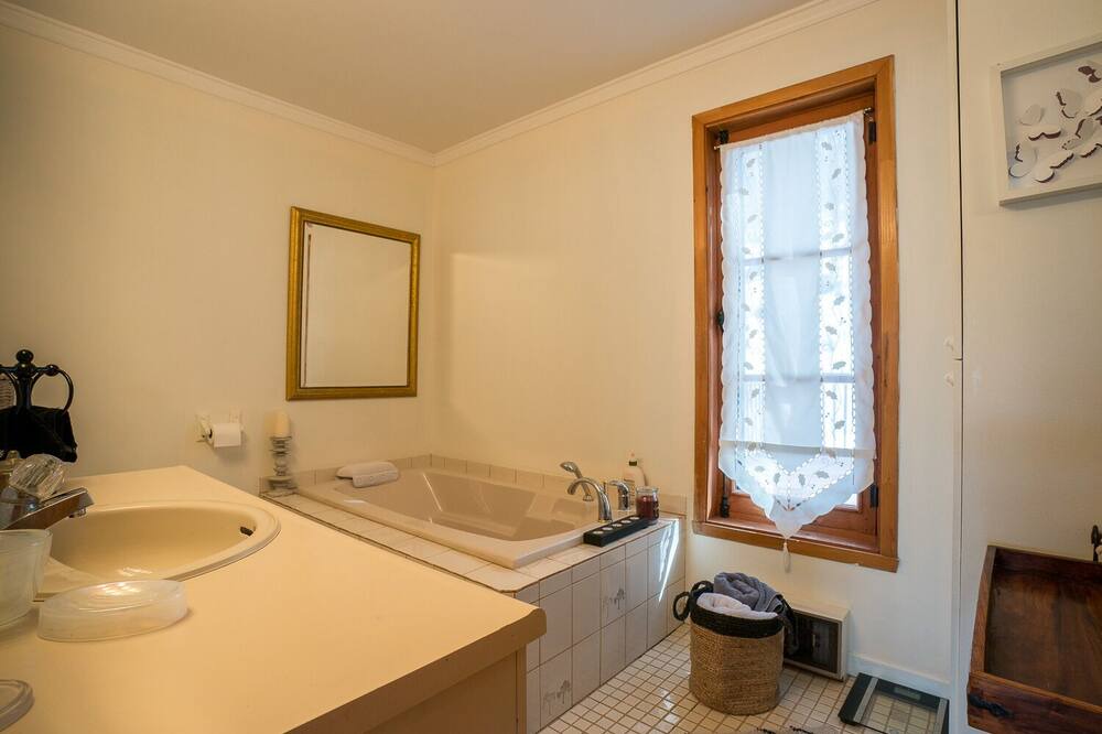 Photo of Bathroom in Saint-Sauveur