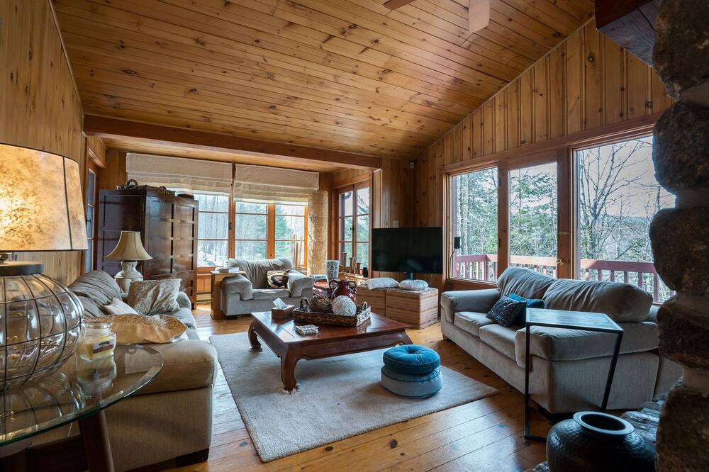 Photo of Livingroom in Saint-Sauveur