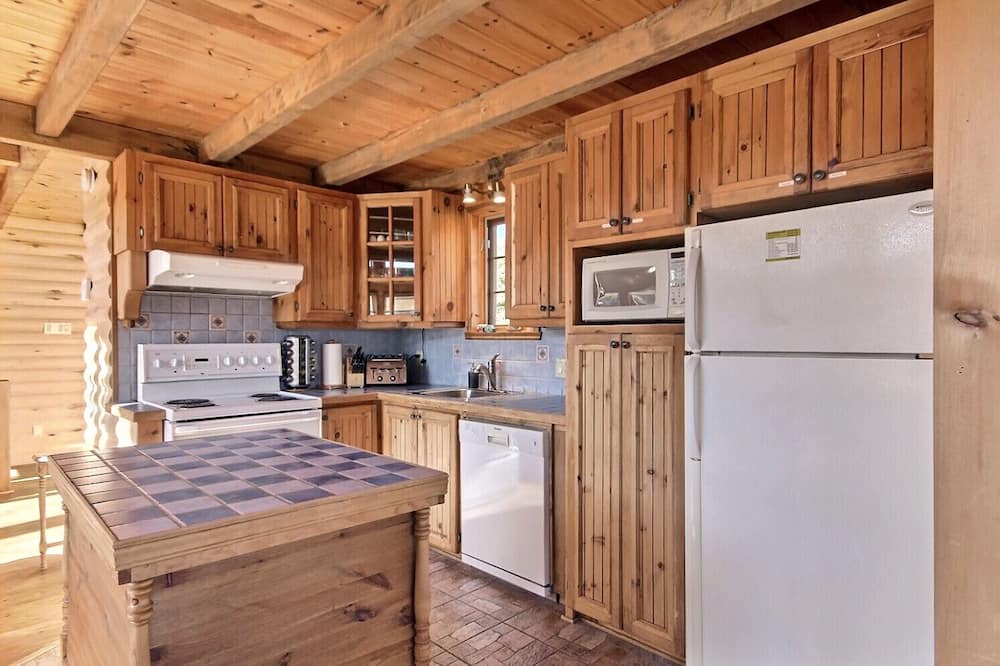 Photo of Kitchen in Petite-Riviere-Saint-Francois