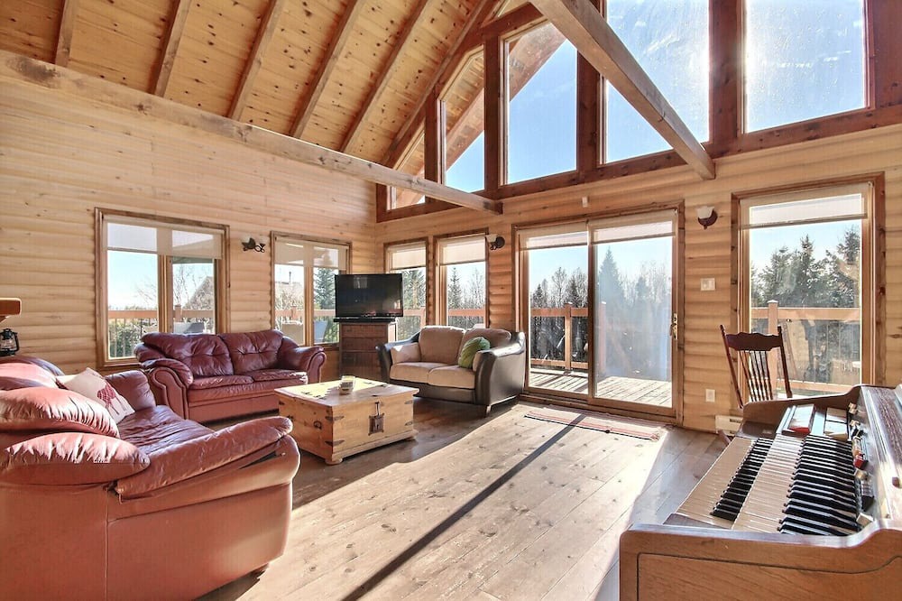 Photo of Livingroom in Petite-Riviere-Saint-Francois