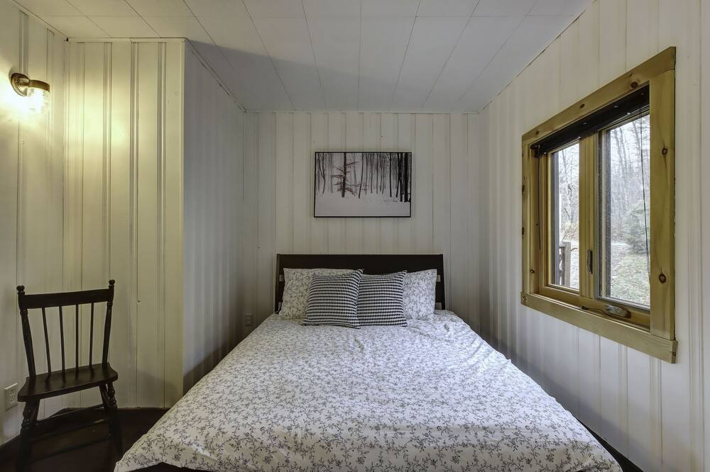 Photo of Bedroom in Amherst