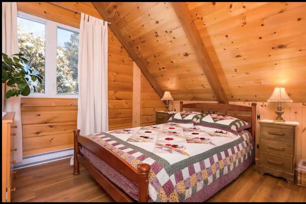 Photo of Bedroom in Baie-St-Paul