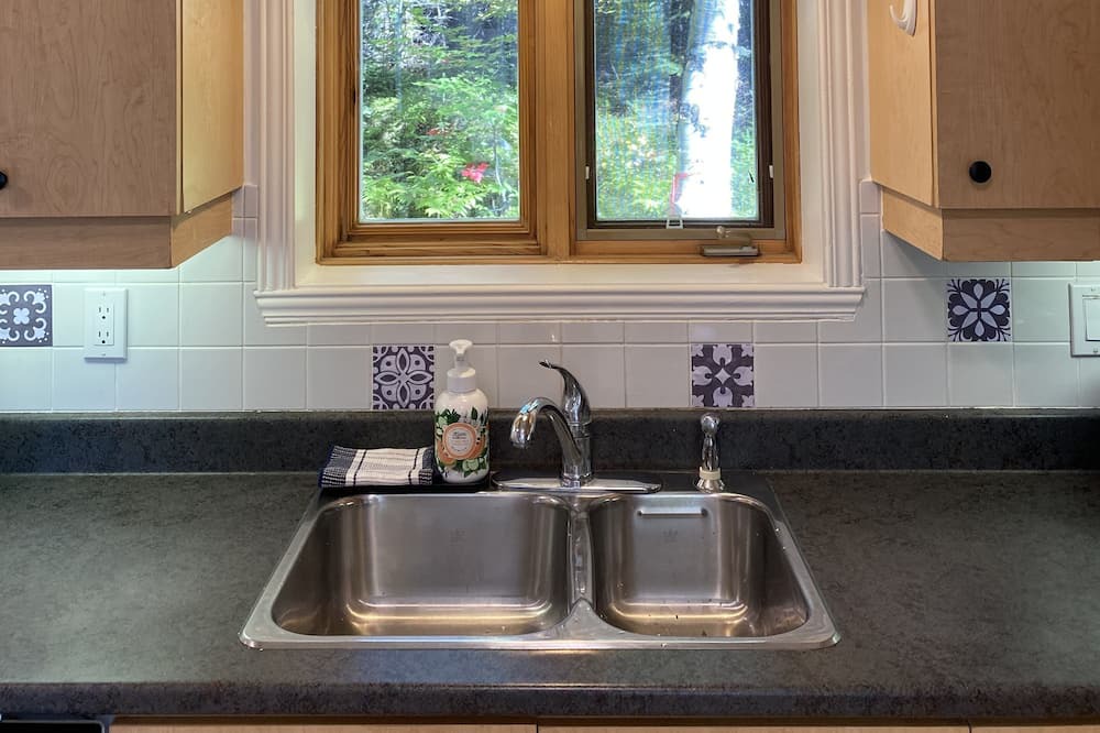 Photo of Kitchen in Petite-Riviere-Saint-Francois