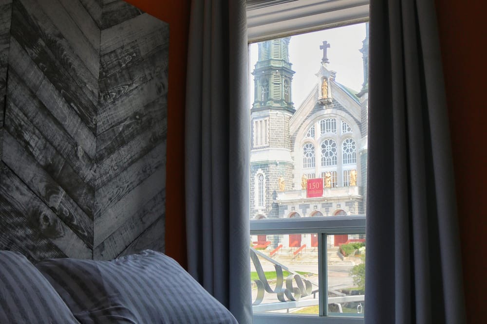 Photo of Bedroom in Jonquiere