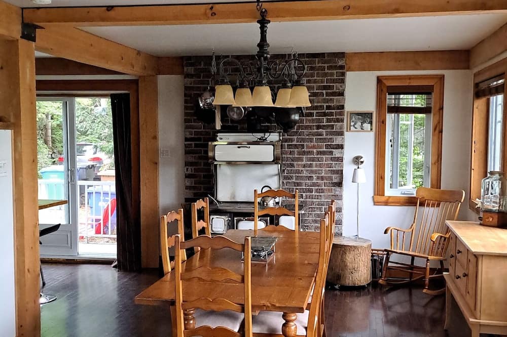 Photo of Livingroom in Saint-Jean-de-Matha
