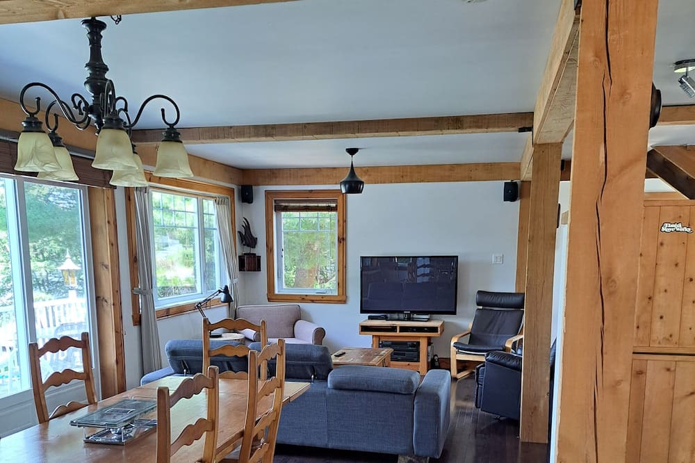 Photo of Livingroom in Saint-Jean-de-Matha