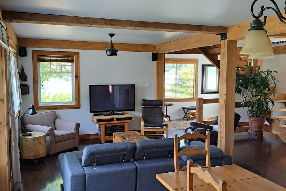 Photo of Livingroom in Saint-Jean-de-Matha