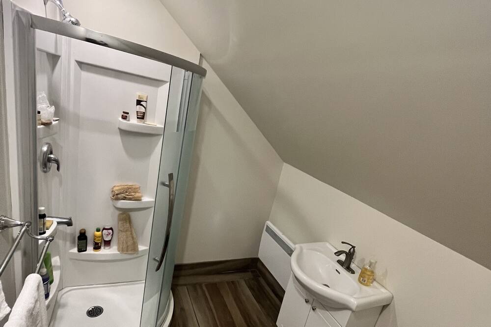 Photo of Bathroom in Rawdon