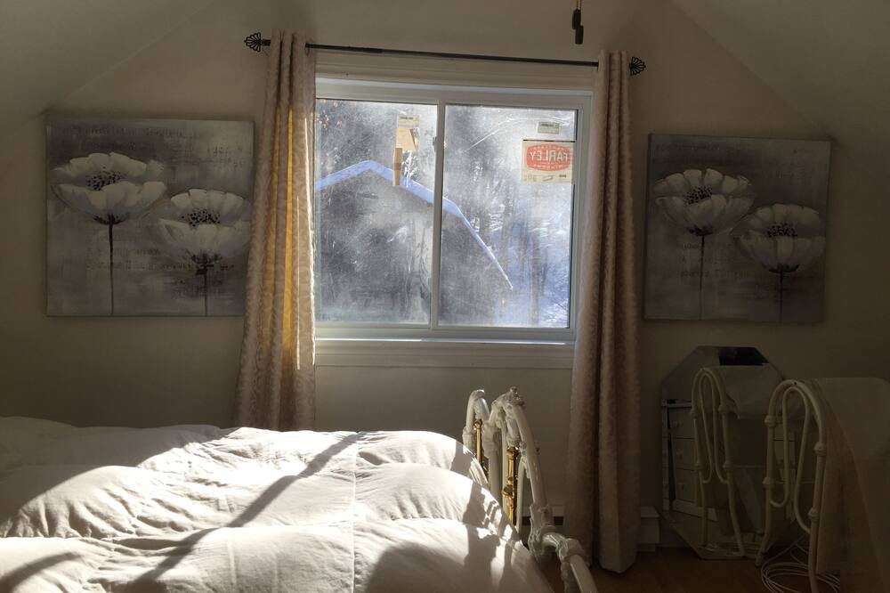 Photo of Bedroom in Rawdon