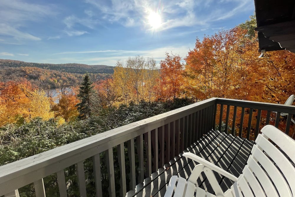 Photo of Patio Balcony in Sainte-Agathe-des-Monts