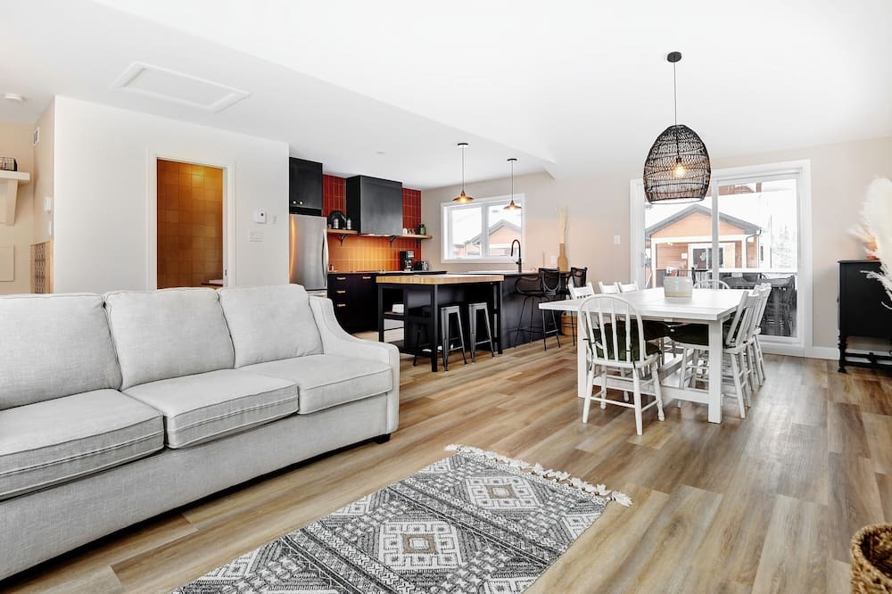 Photo of Livingroom in Stoneham