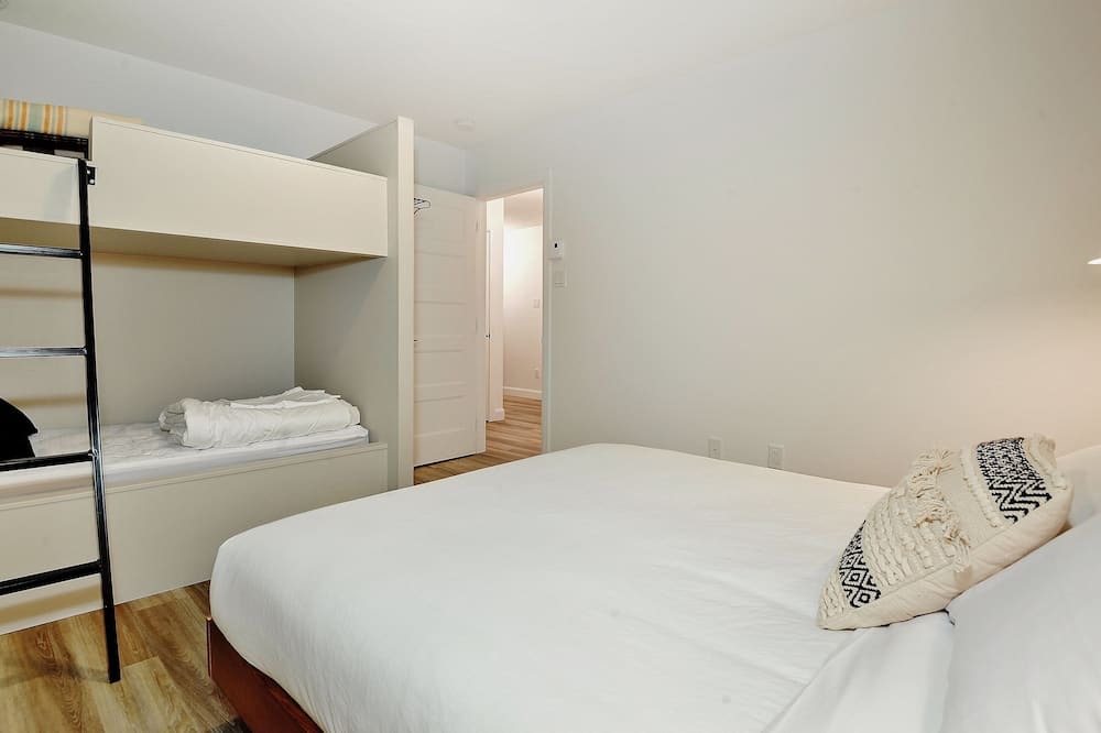Photo of Bedroom in Stoneham
