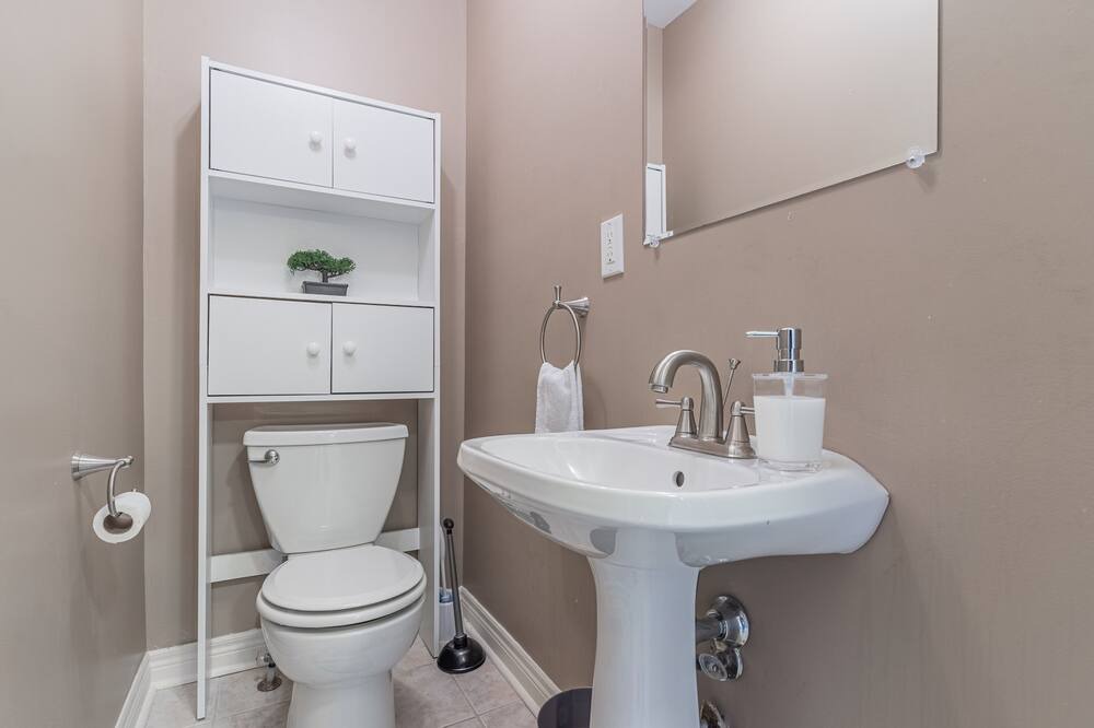 Photo of Bathroom in Alcona