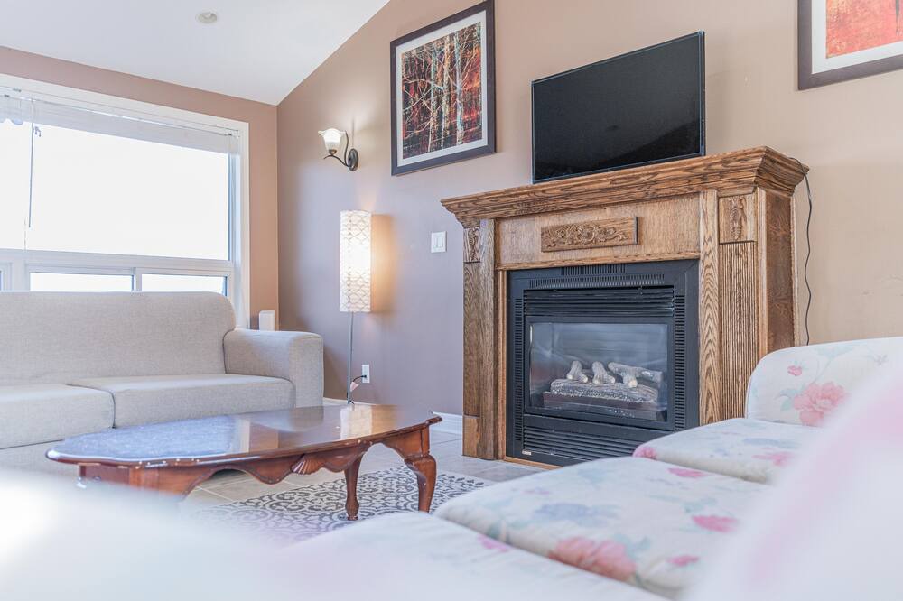 Photo of Livingroom in Alcona