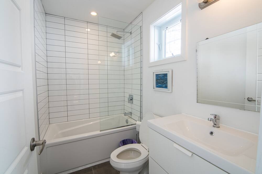 Photo of Bathroom in Entrelacs