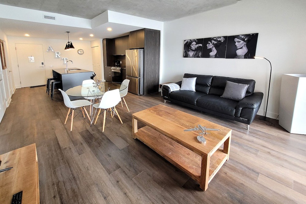 Photo of Livingroom in Fabreville