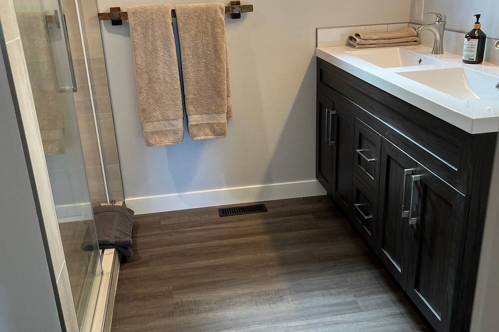 Photo of Bathroom in Forest Ridge Estates