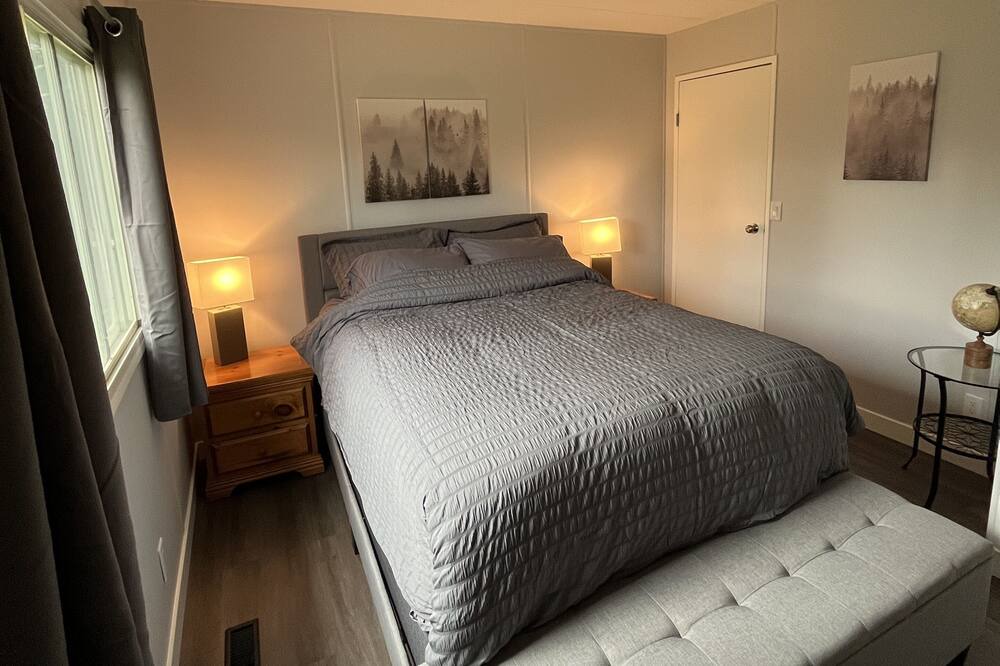 Photo of Bedroom in Forest Ridge Estates