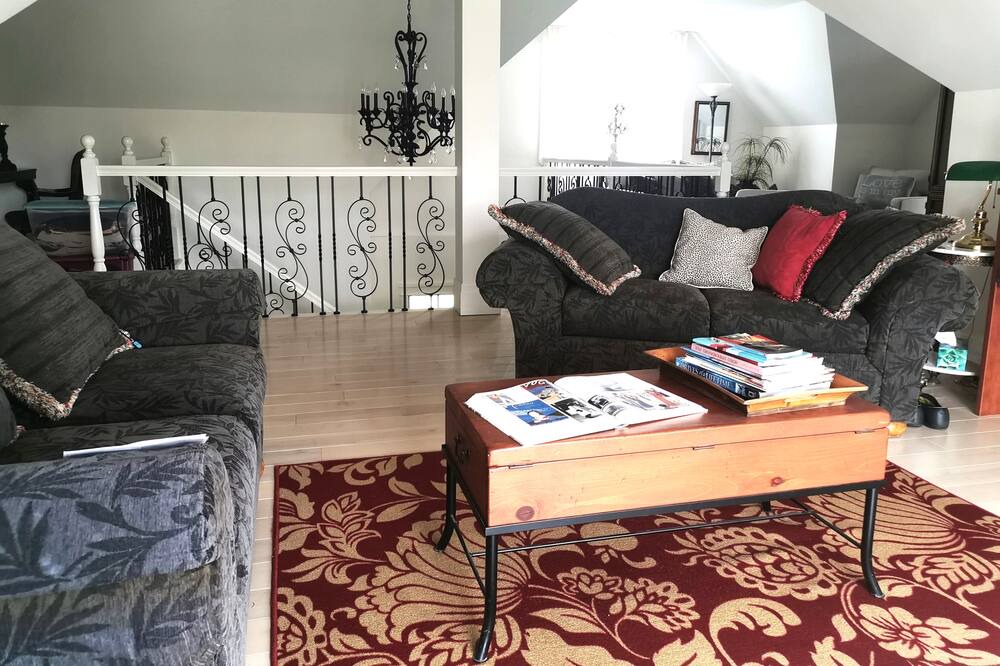 Photo of Livingroom in Lac-Brome